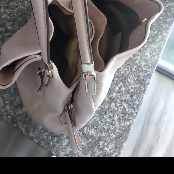 Coach Rose Purse w/dustbag  19" height with the handle 14" width 5" depth - Picture 3 of 6